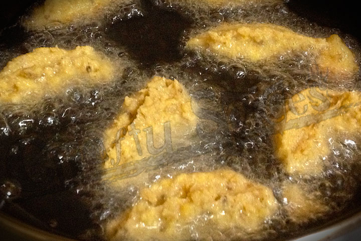 Arepitas de Maiz - frying Arepitas de Maiz - frying