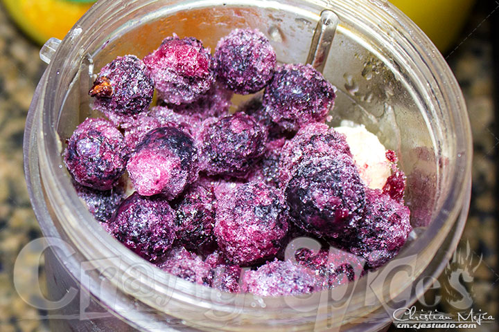 Banana-Berries Yogurt Smoothie - Ingredients Banana-Berries Yogurt Smoothie - Ingredients