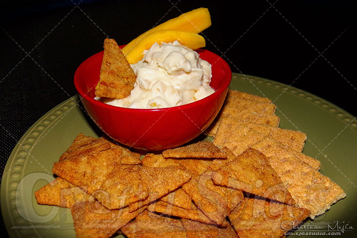Goat Cheese, Mango Spread with Crackers Goat Cheese, Mango Spread with Crackers