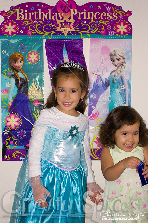 Kira and Kaylee at our Photo-Booth Kira and Kaylee at our Photo-Booth