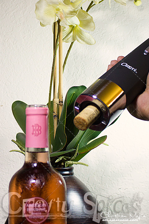 Ozeri OW05A Prestige Electric Wine Bottle Opener with cork Ozeri OW05A Prestige Electric Wine Bottle Opener with cork