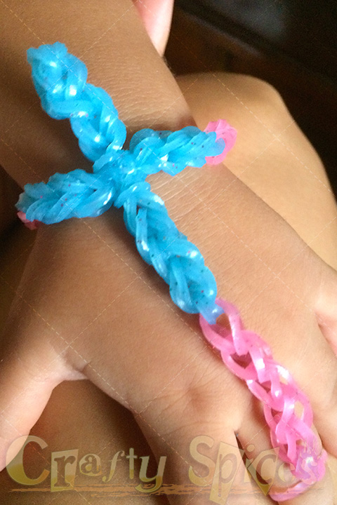 7200 Band MEGA Loom Band - One of our Cross bracelet