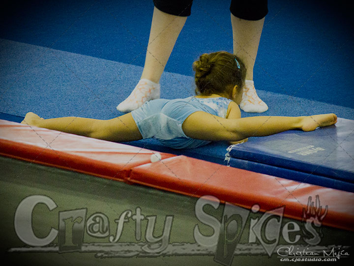 Kira doing a front oversplit Kira doing a front oversplit