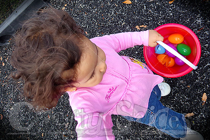 Kaylee Egg hunting, Easter 2014 